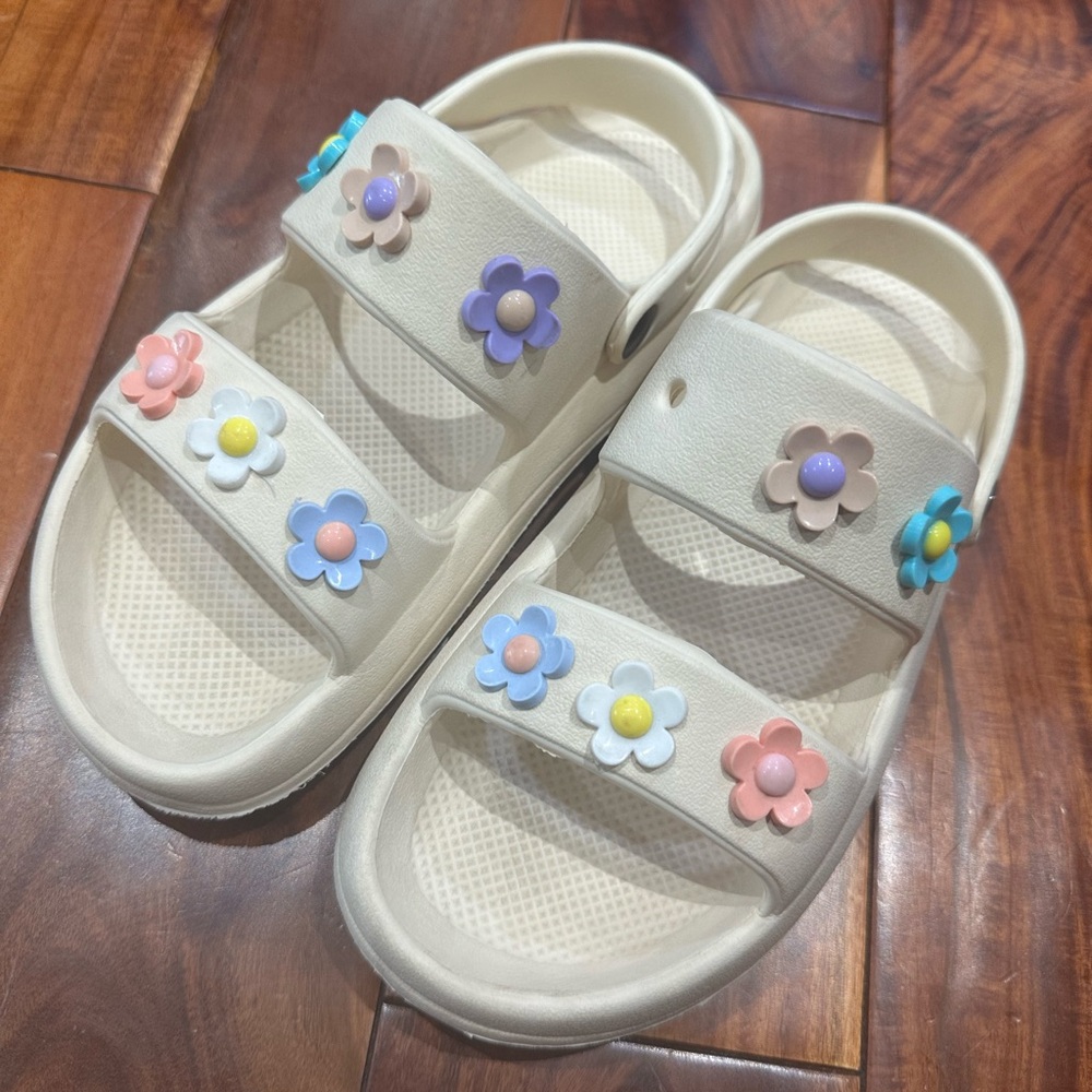 Source Unknown Cream  Sandals with Straps